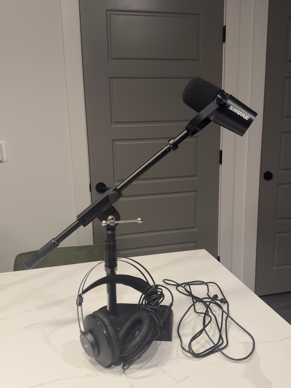 Shure MV7 Black Podcast Microphone w/Headphones, adjustable mount, USB Micro B-C